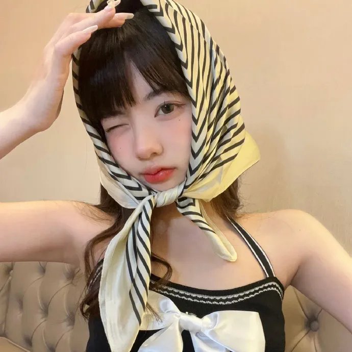 尸缠妖后 在线观看封面